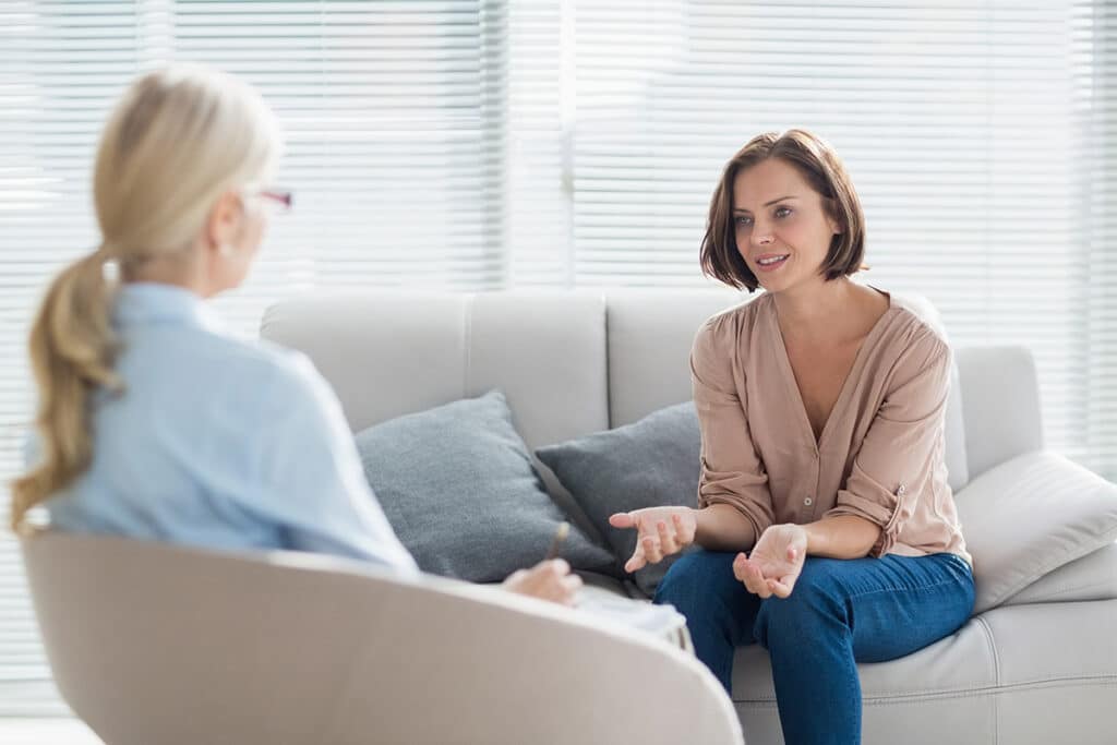 personality disorder therapist working with patient